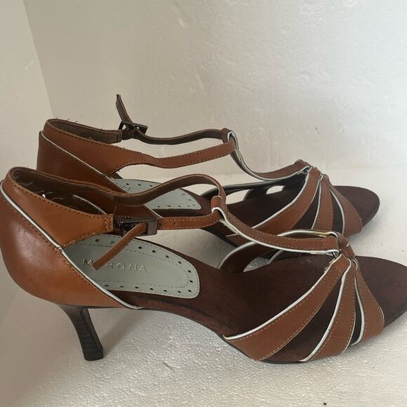 Merona Brown T-Strap Heeled Sandals - Size 9 - Picture 2 of 7